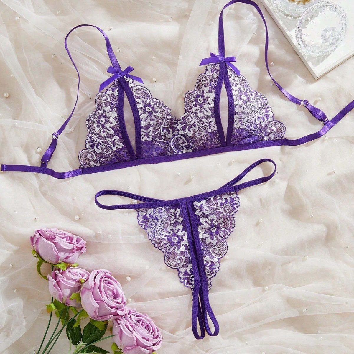 Foreign trade three-piece sexy lingerie set with lace crotchless thong bra and panties, factory wholesale.