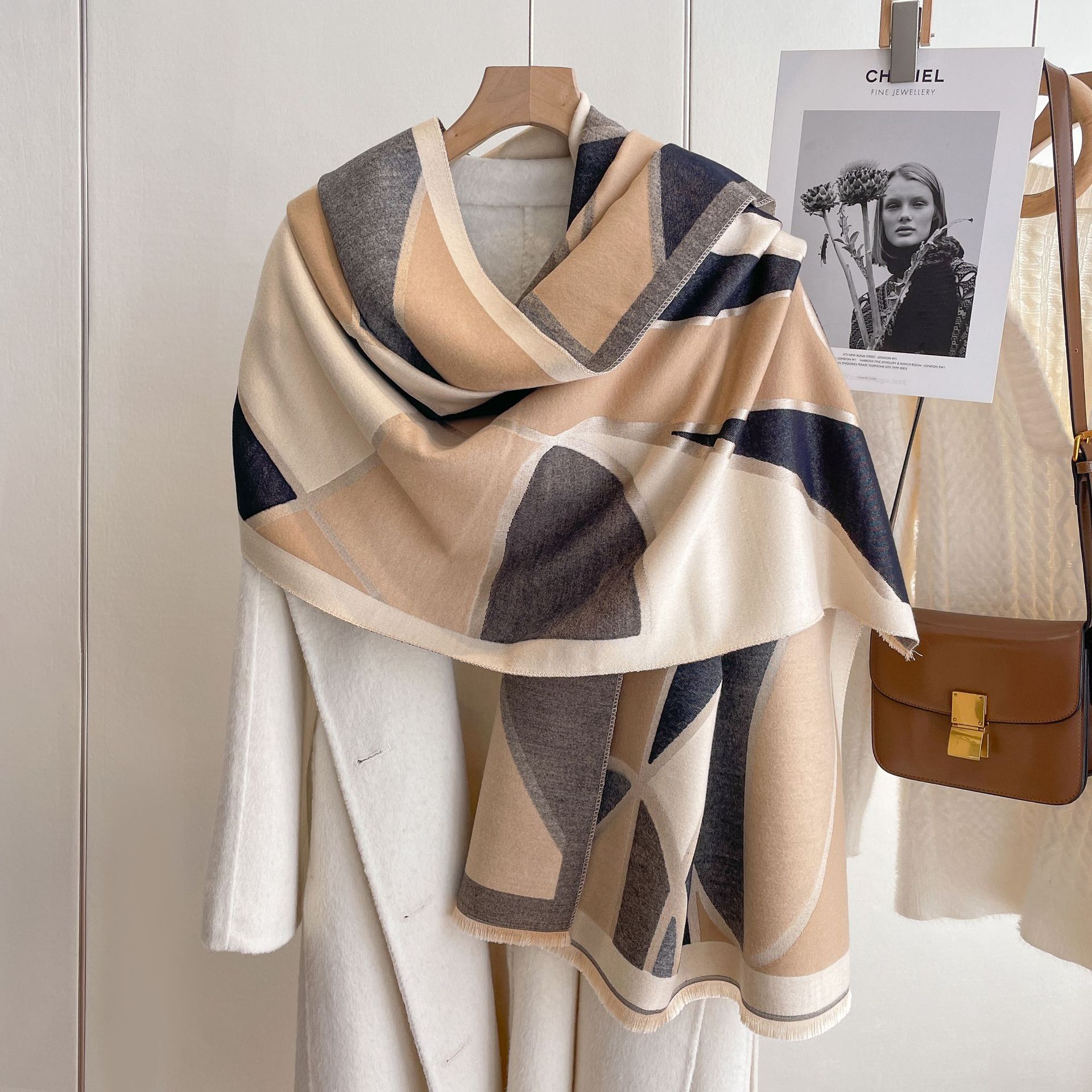 Estilo coreano color geométrico a juego de doble cara gruesa cálida bufanda mujer Otoño e Invierno Nueva bufanda de Cachemira aire acondicionado chal de doble uso