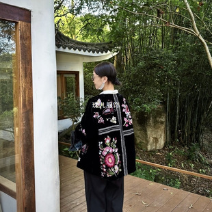 ���b����ԇ�����ɫ�M���������½z�q�L��������Ů����ʽ��z