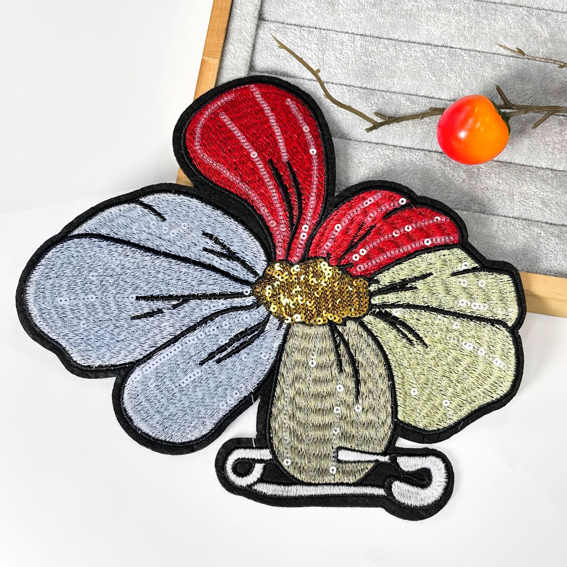 Hermoso bordado de computadora sequinilla flor de tela pegado bordado flores ropa bolsas sombreros DIY accesorios en stock al por mayor