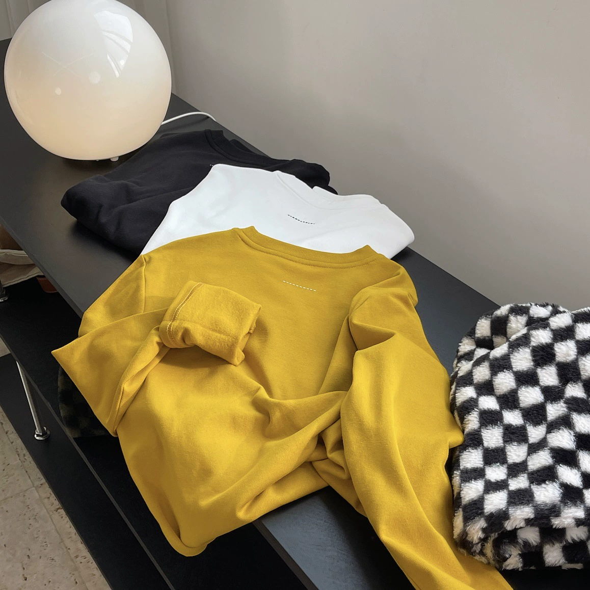 Новая Зимняя Повседневная футболка в Корейском стиле с флисовой подкладкой, маленькая свободная теплая футболка с круглым вырезом и длинным рукавом, Базовый Топ для женщин