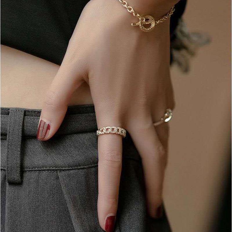 Korean Fashion Line Twist Open Ring display picture 3