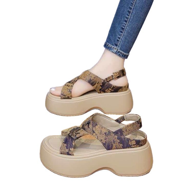 Sandalias explosivas para mujeres verano 2026 nuevos zapatos de mujer muffin de tacones altos con suela suave de moda zapatos casuales de playa