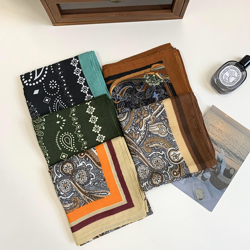 Bufandas de seda cuadrada alta sensación 2025 nuevo algodón y lino impresión coreana bufandas de pelo correa de decoración bufandas al por mayor