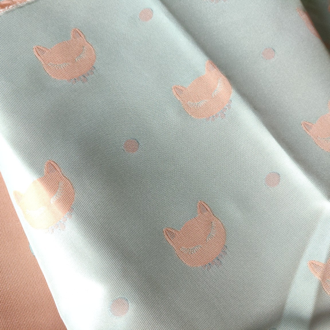 色织提花卡通动物猫咪头像撞色提花布料鞋包面料服装短裤面料