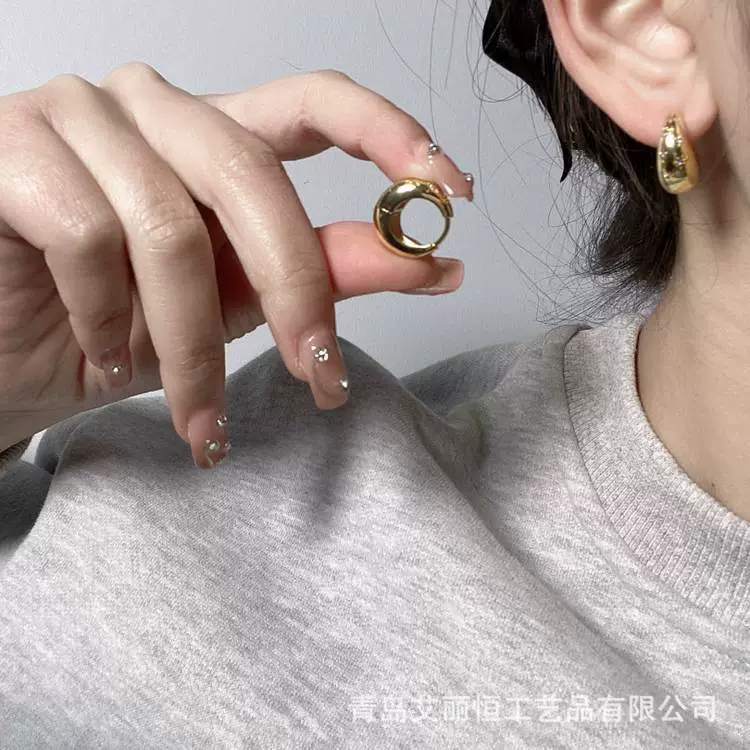 Серьги, металлическое украшение