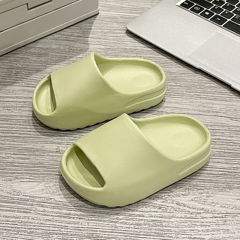 2025 new summer children's shoes thick-soled lovers thick-soled home bathroom bath sandals and slippers home a generation of hair