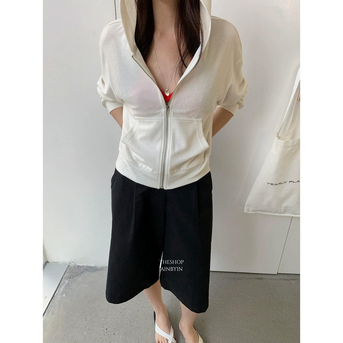 Yi Eun Oinbyin Корейская короткая куртка женская весна и осень 2025 новый повседневный свитер с длинными рукавами женский топ с капюшоном