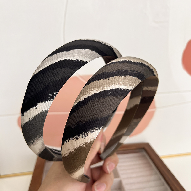 Demi-season sponge high headband