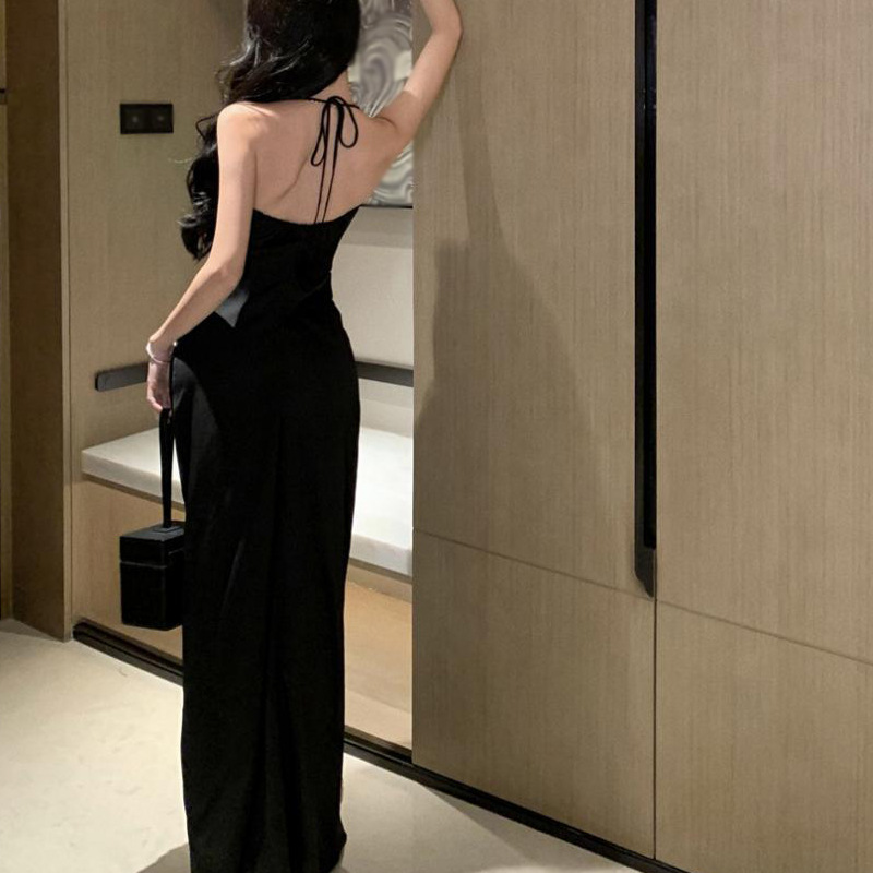 Black elegant design sexy long skirt
