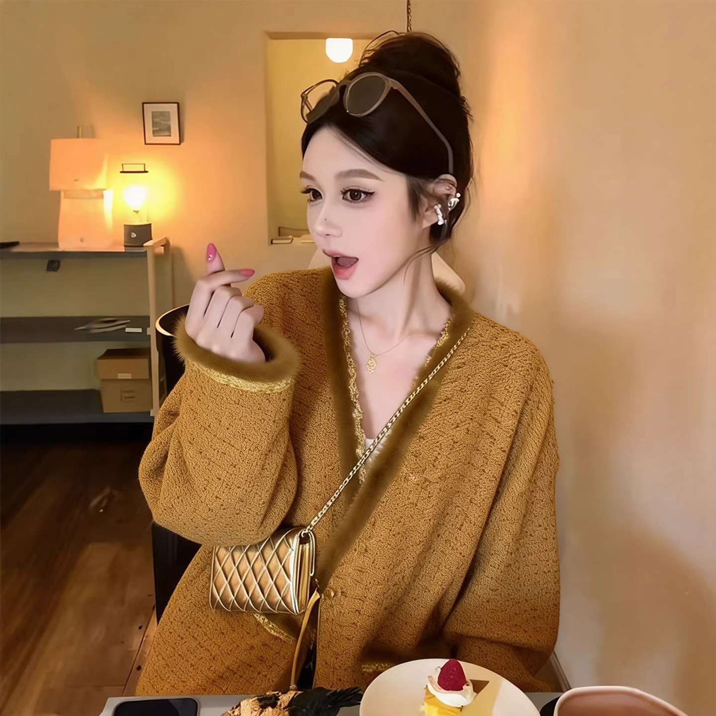 优雅风千金感独特宽松毛绒拼接针织衫显瘦小个子V领子单排扣上衣