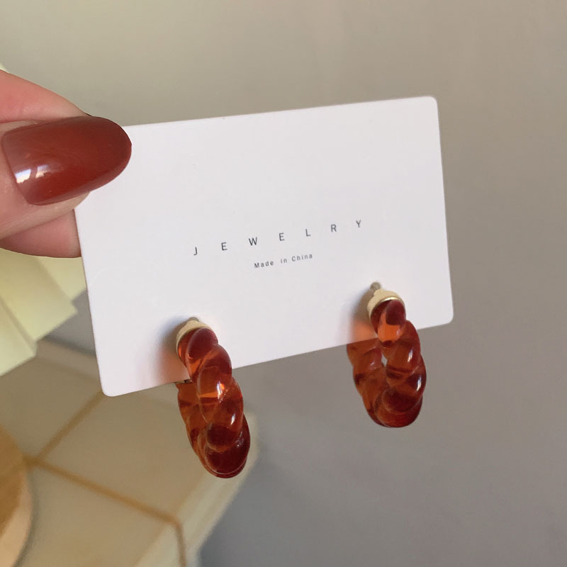 Title 9, Orecchini a forma di C con design vintage a spi...