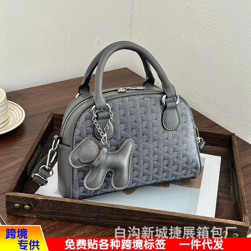 Classic monogram pendant Boston bag, cross-border 2026 new model, solid color, simple, casual, versatile handbag/shoulder bag