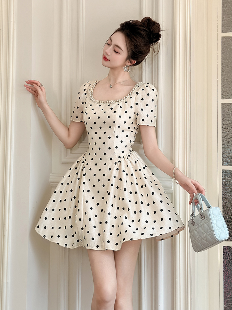 Váy đầm nữ tay phồng cổ vuông thắt eo chấm bi kiểu Pháp cổ điển — quả mơ chấm bi