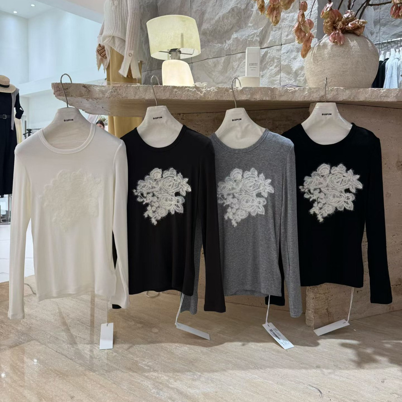 DTWO2026 Autumn New Collection: Thirteen Rows Floral Pattern, Round Neck, Lace, and Plush Long-Sleeve Knitted Top 6521105