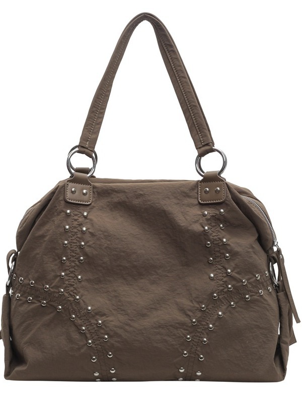 Bolsa de gran capacidad para mujeres 2024 nueva bolsa de hombro casual texturizada bolso de remaches ligero bolso de soporte de viento lento