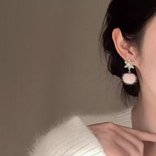 雪花耳环2024年新款潮洋气高级感毛绒耳坠气质款圣诞耳饰温柔甜美