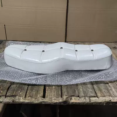 Suitable for Cub Cc110 Modified 67cm Long Seat Cushion, Caterpillar Seat Cushion, Small Wave Double Seat Cushion (Motorcycle cushion) - white-full-surround-wavy-checkered-seat-cushion-with-rivets-67cm-long-double-seat-cushion