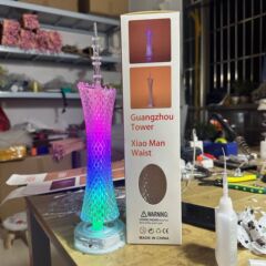 創意の贈り物の箱の大きいサイズの広州塔の7号の電池の項の七色の照明の広州塔の小さい腰は記念品を並べます。