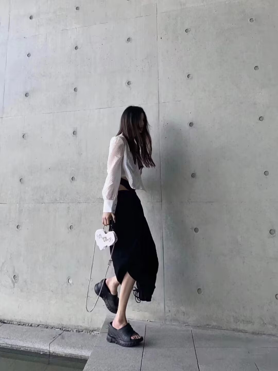 Sommer-Hausschuhe mit dicken Sohlen für Damen, 34 Yards, neue Plateauschuhe, 9 cm, Super-High-Heels, koreanische Version, Slip-on-Strandschuhe, Flut_voghion.com