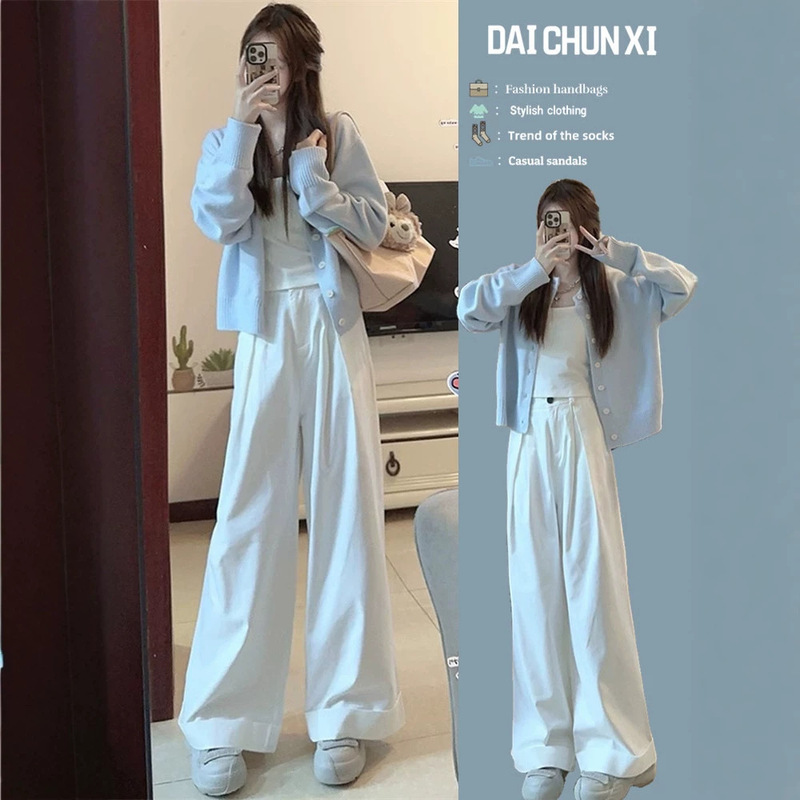 Soft and Smooth Light Blue Single-Breasted Knitted Cardigan for Women, 2026 Autumn New Style, Simple Outerwear with a High-End Feel Soft and Smooth Light Blue Single-Breasted Knitted Cardigan for Women, 2026 Autumn New Style, Simple Outerwear with a High-End Feel