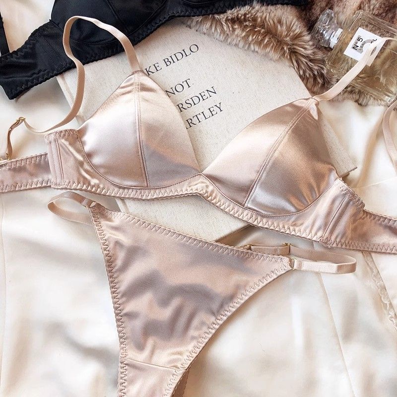 French-Style Sexy Satin Triangle Cup Seamless Lingerie, Thin Design for Large Busts to Appear Smaller, Wireless Comfortable T-Back Bra Set