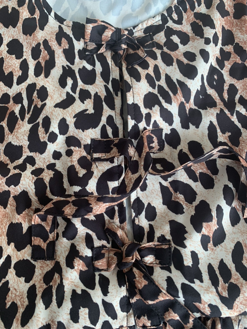 245g Weight Short Sleeve Sleeve Length Single Breasted Placket Type Regular Sleeve Sleeve Type Polyester Fabric Type Short Top Length Blouse Tops Type Daily Occasion Round Neck Neckline Loose Fit Type Leopard Pattern Summer Season Women's Gender Streetwear Style Wholesale Women's Streetwear Leopard Short Sleeve Blouses 8