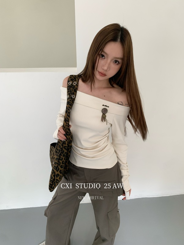 CXI 秋季温柔风韩系穿搭一字肩针织打底衫女慵懒风高级感露肩长袖|undefined