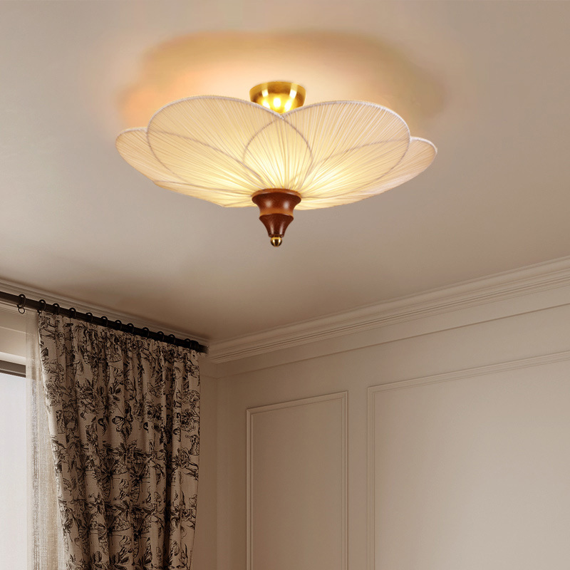 Francia medieval Nanyang estilo dormitorio ciruela luz de techo madera sólida retro americana sala de estar balcón lámpara de armario 222L