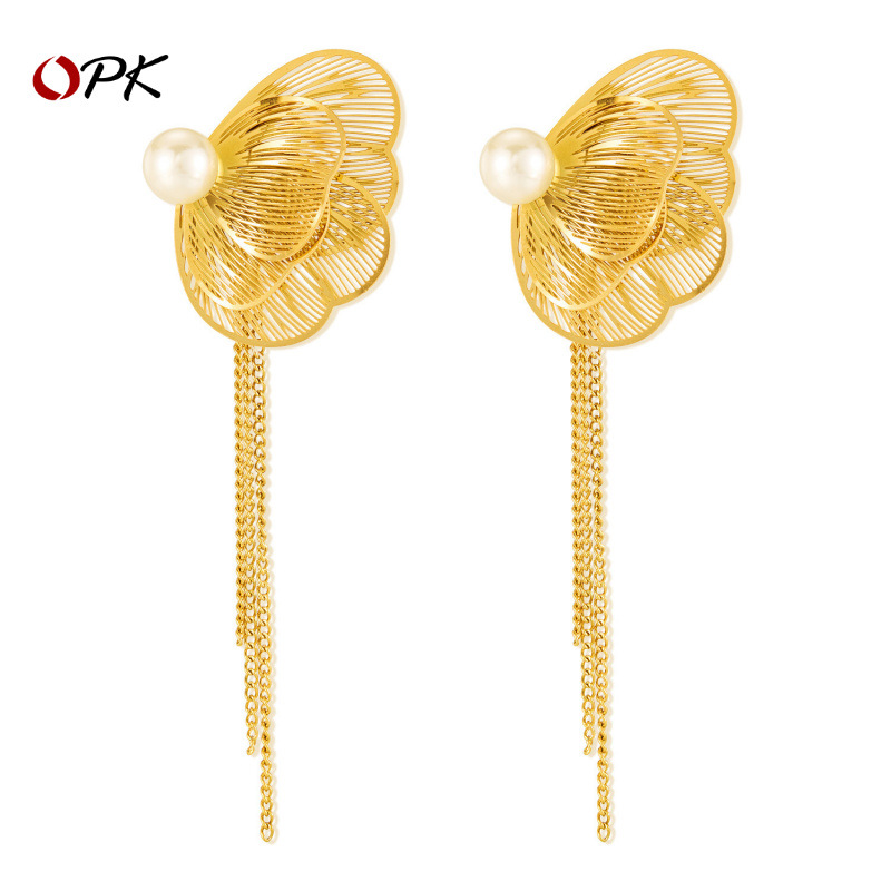 Retro fashionable elegant long earrings stainless steel pearl