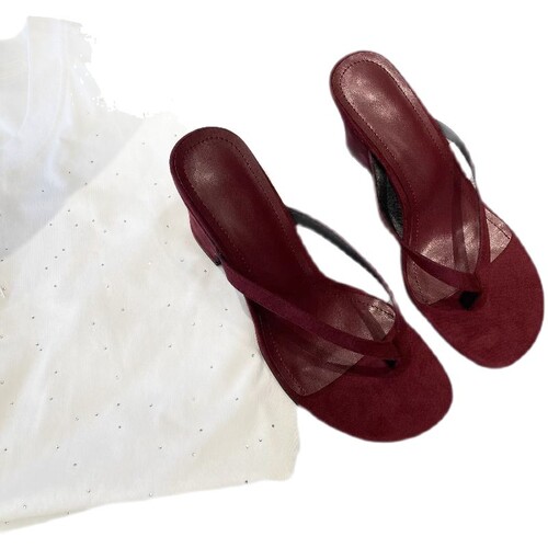 Korean Dongdaemun Women's Shoes: Sexy, Minimalist Flip-Flops with Elegant, Slimming Design—Featuring a Sturdy, Tapered Heel Perfect for Outfits