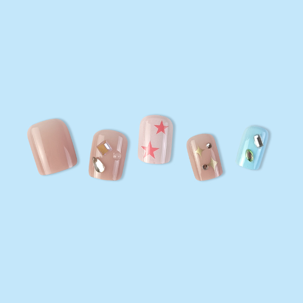 Pequeño fresco lindo desgaste pieza de manicura productos terminados al por mayor ins tetragramer parche de uñas de diamante desgaste a mano image 4