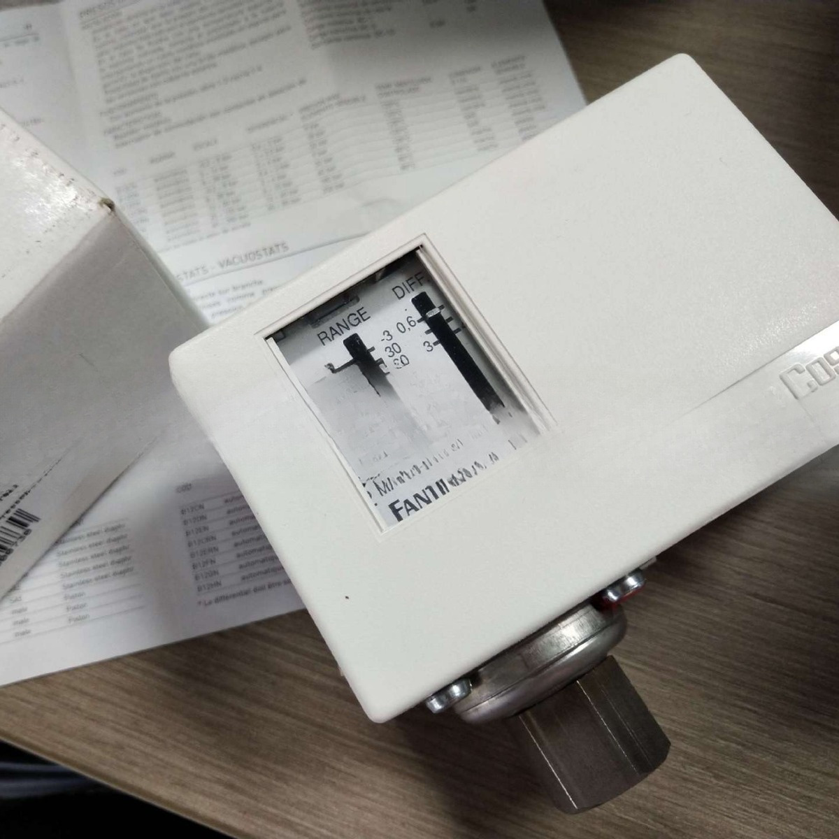 意大利原装进口  Fantini Cosmi 压力开关  B12CN