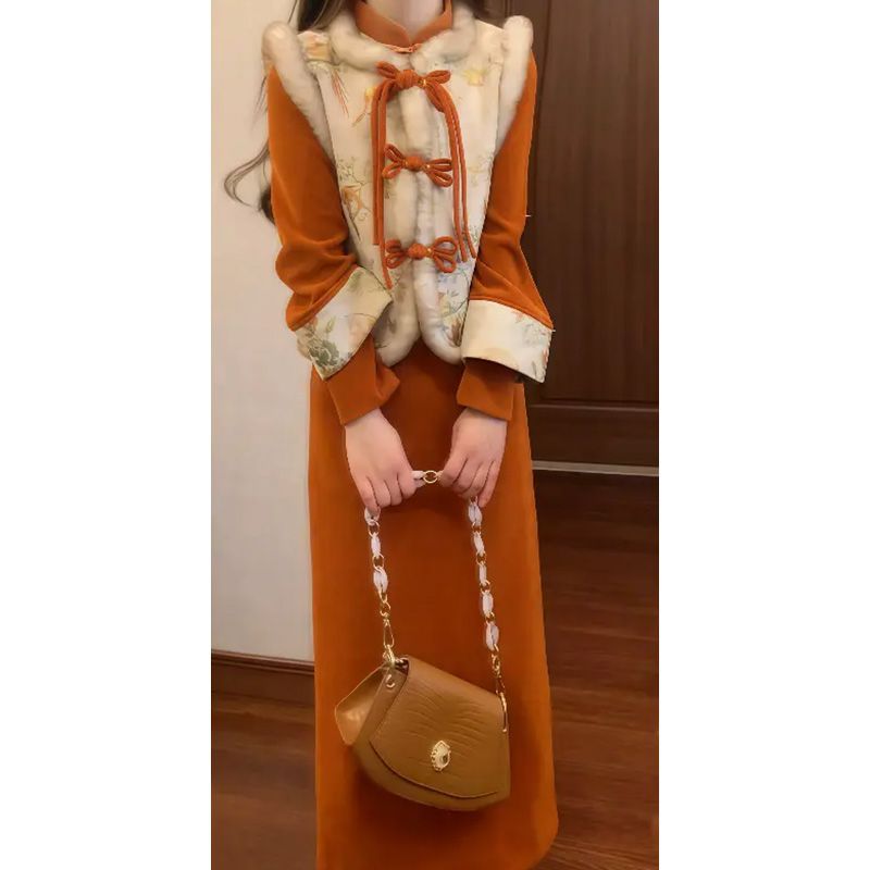 Quilted vest + velvet thickened dress