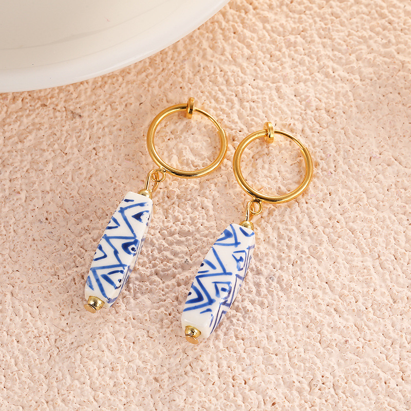 15g Weight Alloy Ear Needle Material Earrings Classification 1 Pair Quantity Daily Occasion Alloy, ceramics Material Flower, Grape Pattern Women's Gender Polished Finish Chinoiserie, Elegant Style 1 Pair Chinoiserie Elegant Flower Grape Alloy Ceramics Earrings 14
