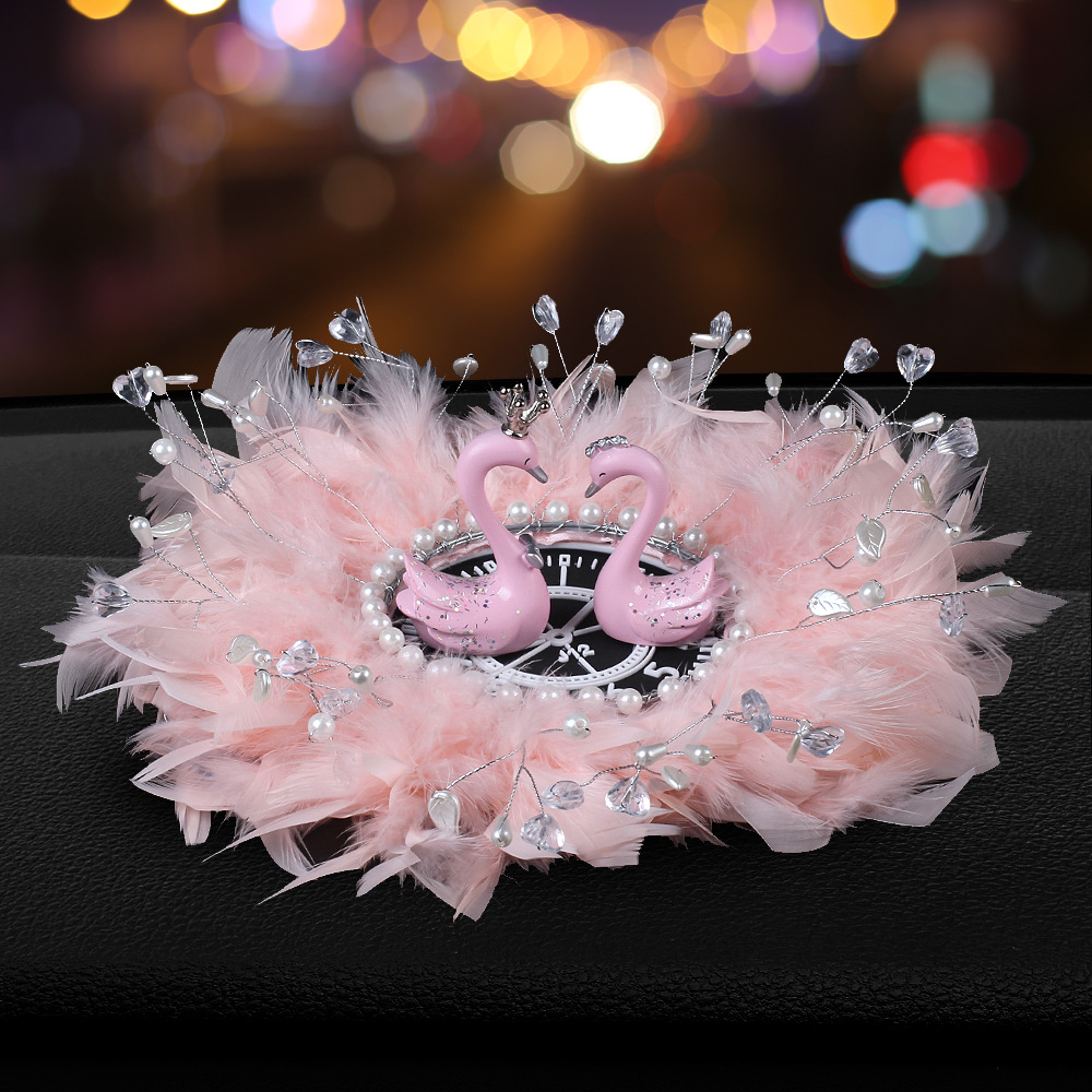 Cignes lindos y hermosos de alta calidad, adornos de automóviles, almohadillas antideslizantes de plumas de automóviles, artículos de decoración de consola central