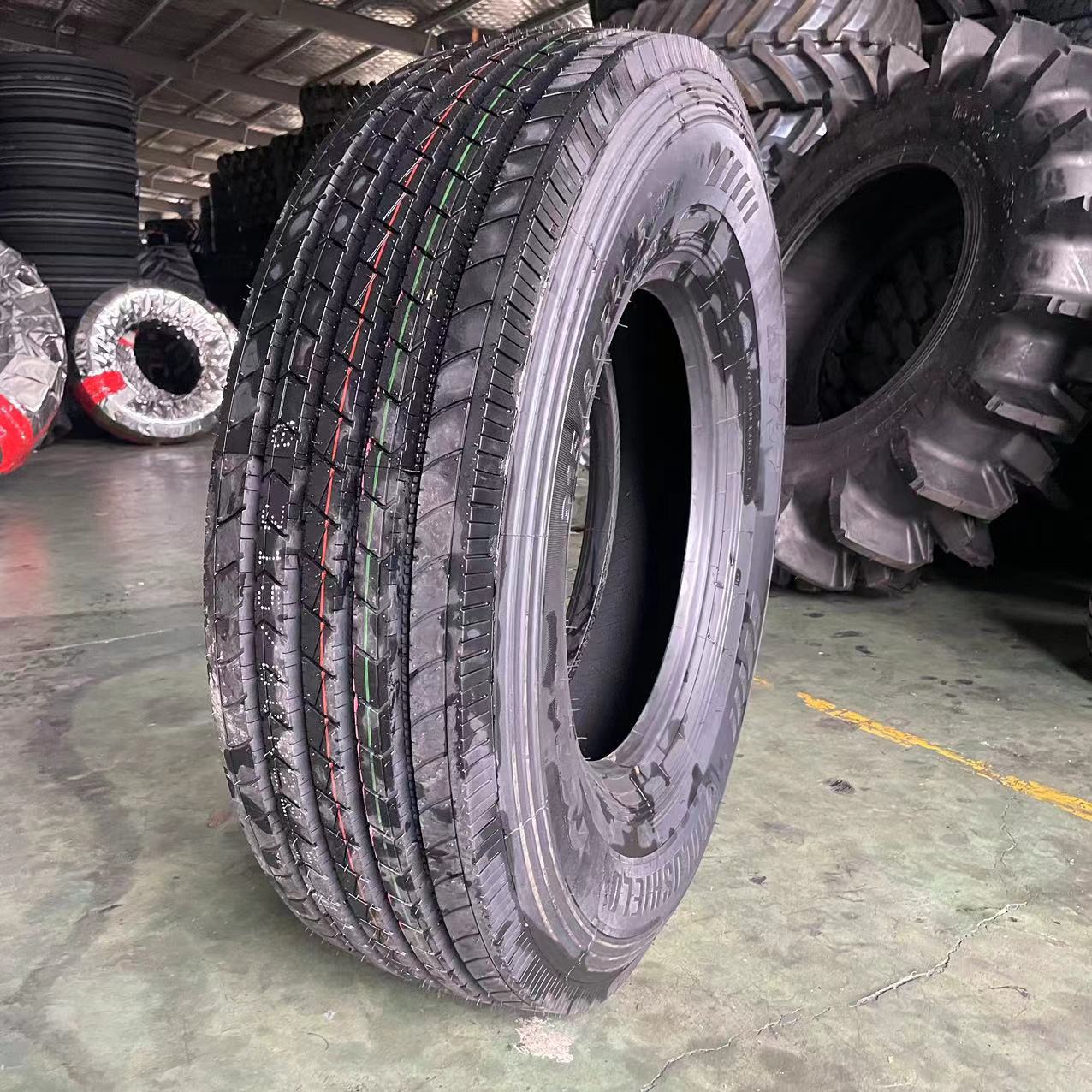卡货车315/80R22.5 295/80R22.5运输车四线全钢真空轮胎