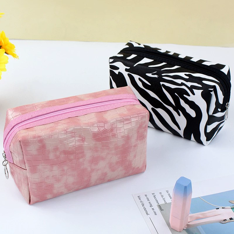 Multicoloured handheld capacious fashionable storage system, organizer bag to go out