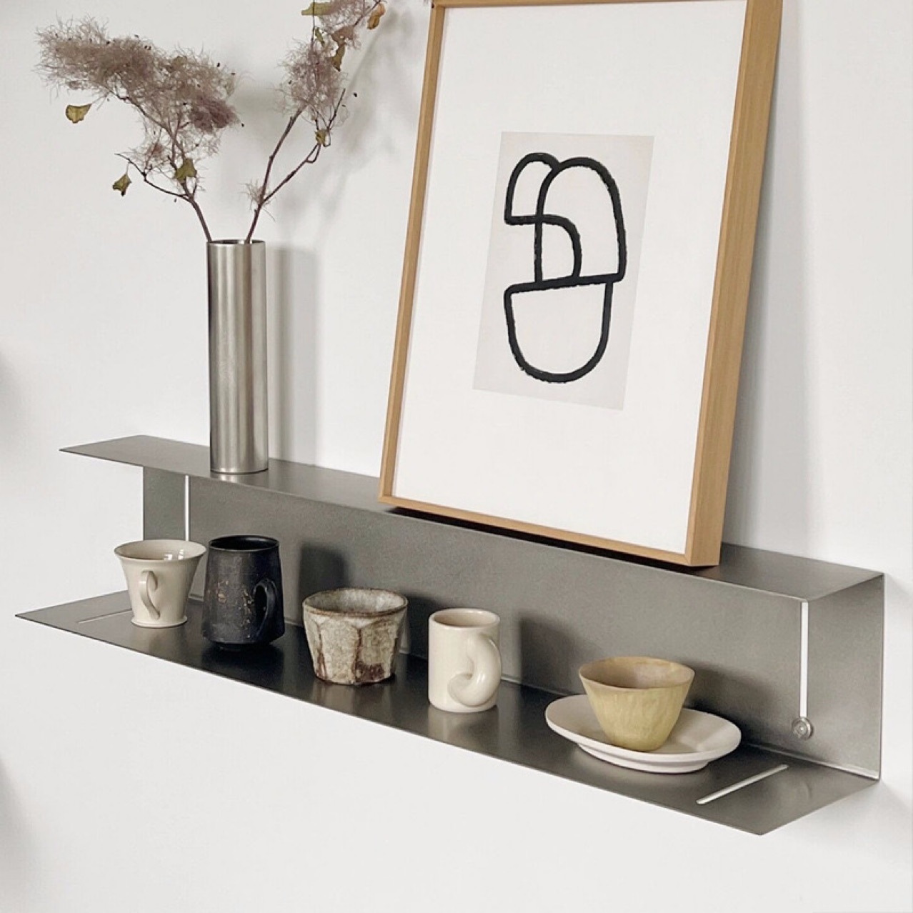 一字仕切り板ステンレス工字形棚壁掛け式多層上壁展示棚壁面装飾展示棚