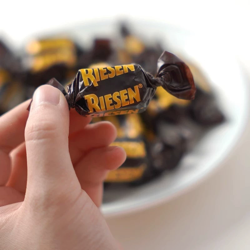 Германия импорт RIESEN, фаворит, черный шоколад ароматный и вкусный, независимая свадебная сладость