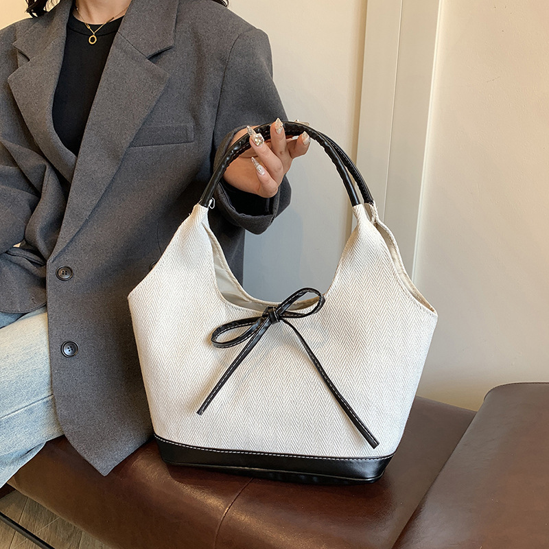 Korean Style Niche Canvas Tote Bag for Women 2026 New Commuter Fashion Handbag Large Capacity Shoulder Bag Underarm Bag
