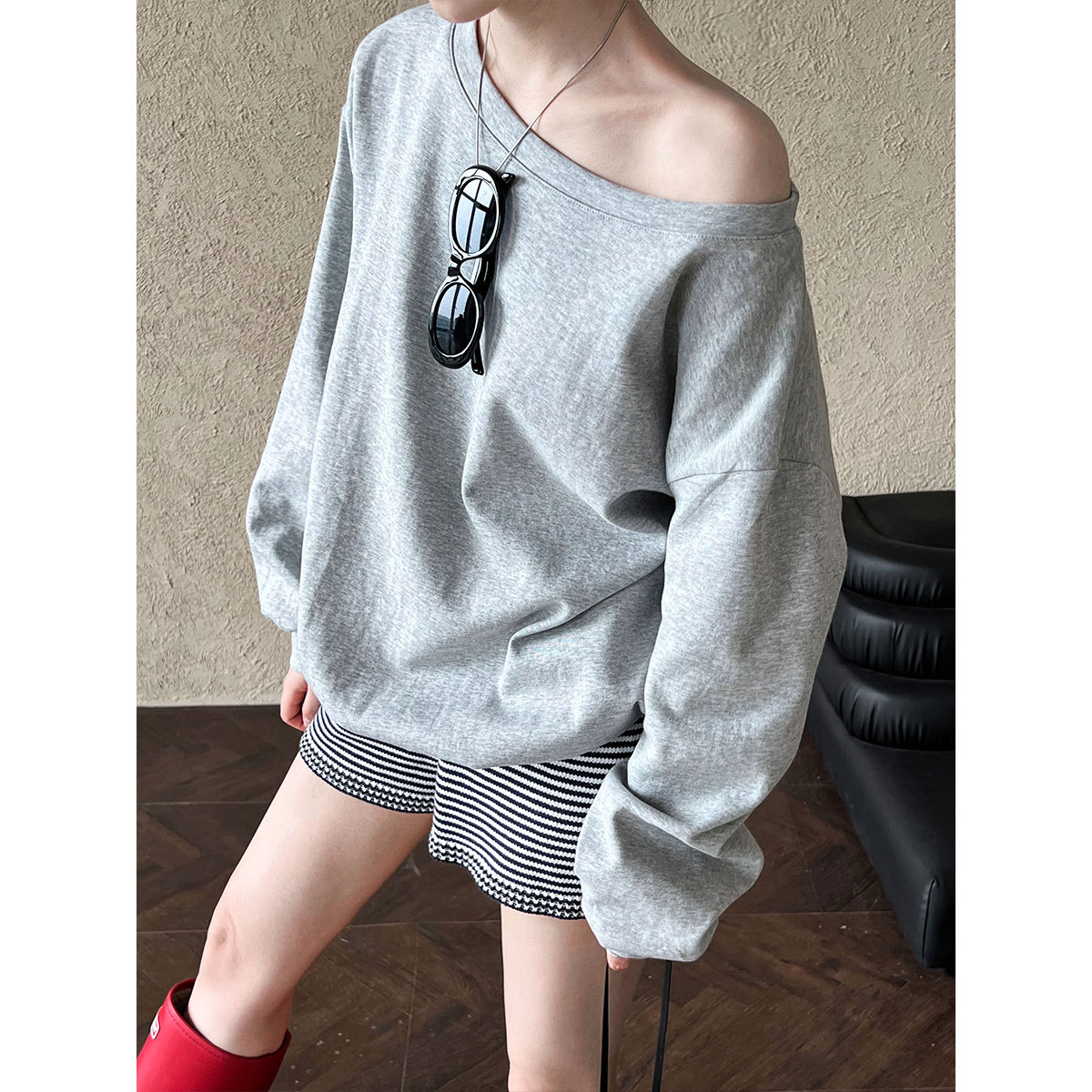 Luxi Relaxed Shoulder Sweatshirt Women's 2025 Autumn New Loose Lazy Style One-Neck Off-Shoulder Top 2809