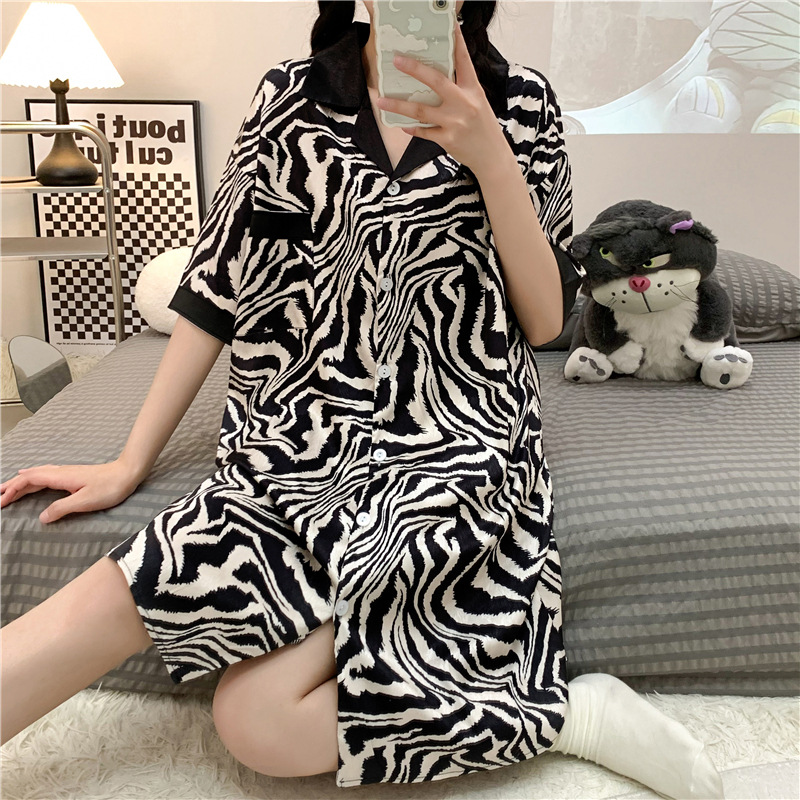 Pijamas de verano para mujer de manga corta de hielo y nieve camisón de seda suave ropa de hogar vestido de camisa con estampado de leopardo 2211 TikTok entrega en vivo