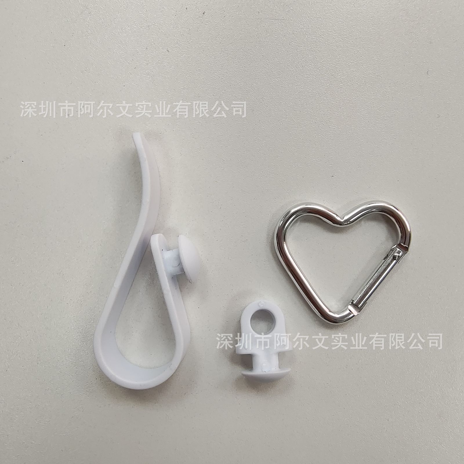 화이트 후크 + 화이트 버섯 머리 + 실버 러브 카라비너