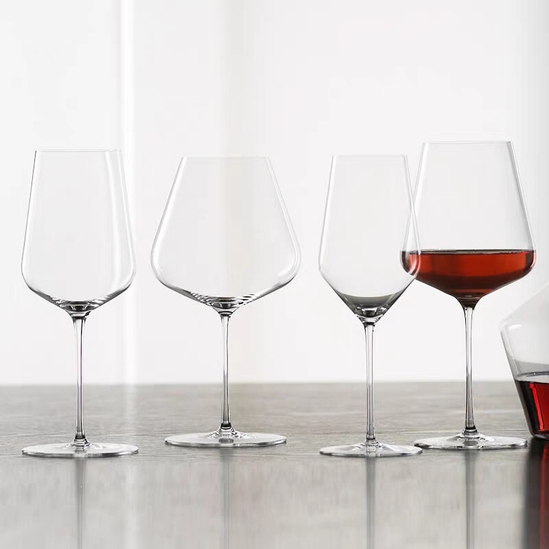 Zalto is an alternative to Zatto, a high-quality domestic product with a beautiful design, lead-free crystal wine glasses for red and white wines Zalto is an alternative to Zatto, a high-quality domestic product with a beautiful design, lead-free crystal wine glasses for red and white wines