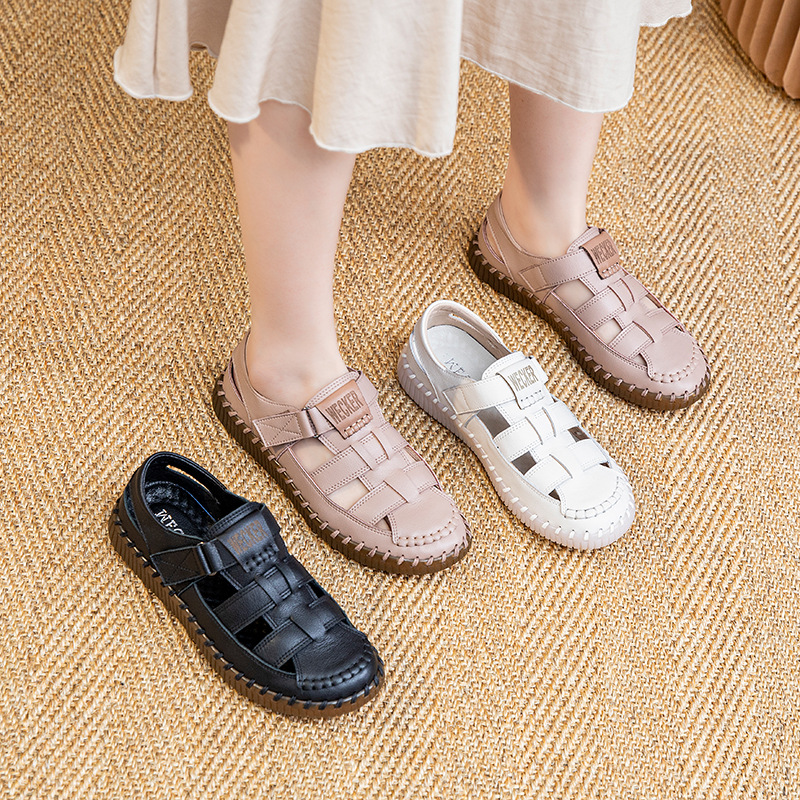 Middle and old age mom Sandals genuine leather soft sole Retro manual Hollow Women's Shoes summer ventilation Dichotomanthes bottom Crocs