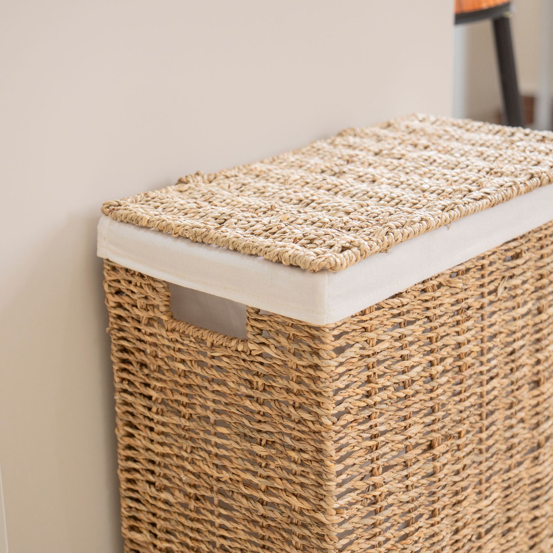 Transfronteriza personalizada cesto de lavandería trenzado de algas marinas dormitorio caja de almacenamiento de ropa sucia con cubierta de almacenamiento de juguetes cesto de almacenamiento