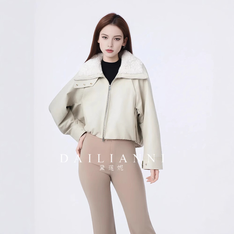 Retro Hong Kong Style Faux Shearling Quilted Leather Jacket for Women, Winter 2026 New Thickened Stylish Biker Jacket