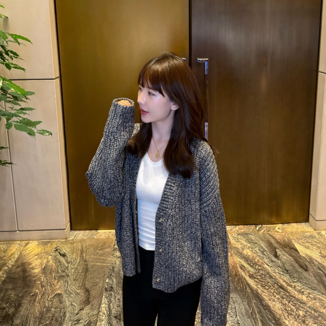 Bowie Autumn and Winter Thick V Neck Loose Long-Sleeved Sweater Lazy and Relaxed Knitted Cardigan Jacket Women's High-End