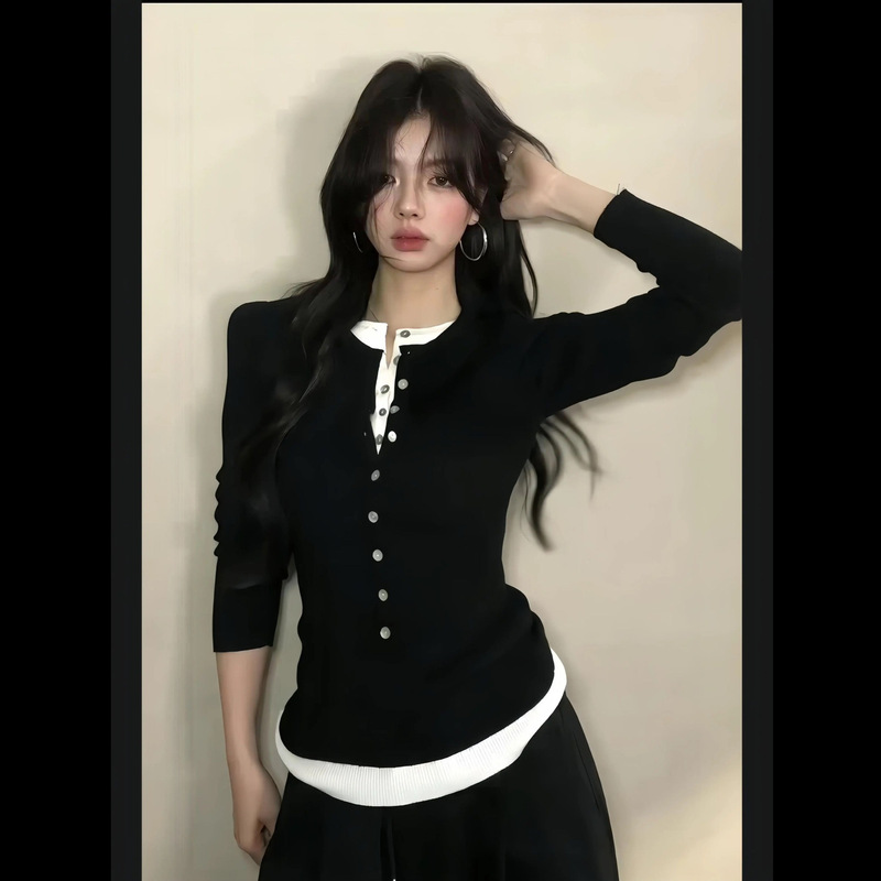 秋冬の女性用フェイクツーピースボトリングシャツ、スリムフィットトップ、デザイン長袖Tシャツ、ネットセレブのインナーファッション|undefined